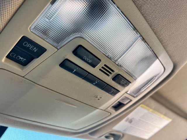 Used 2014 Toyota Highlander XLE FWD image 19