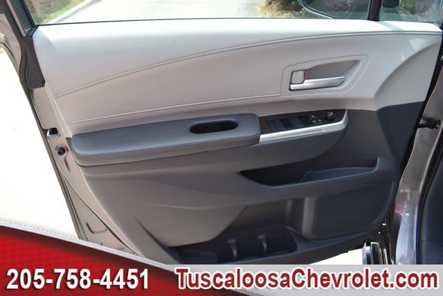 Used 2023 Toyota Sienna XLE FWD image 18
