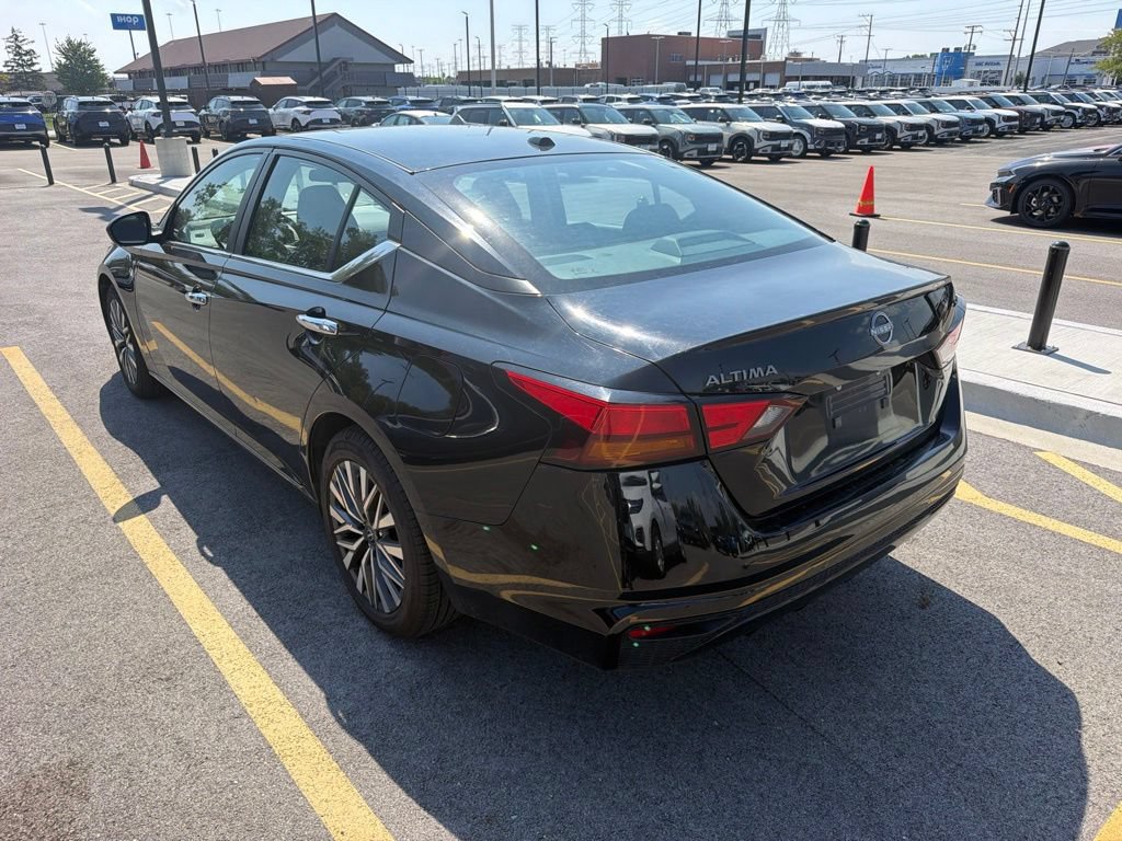Used 2024 Nissan Altima 2.5 SV FWD image 4