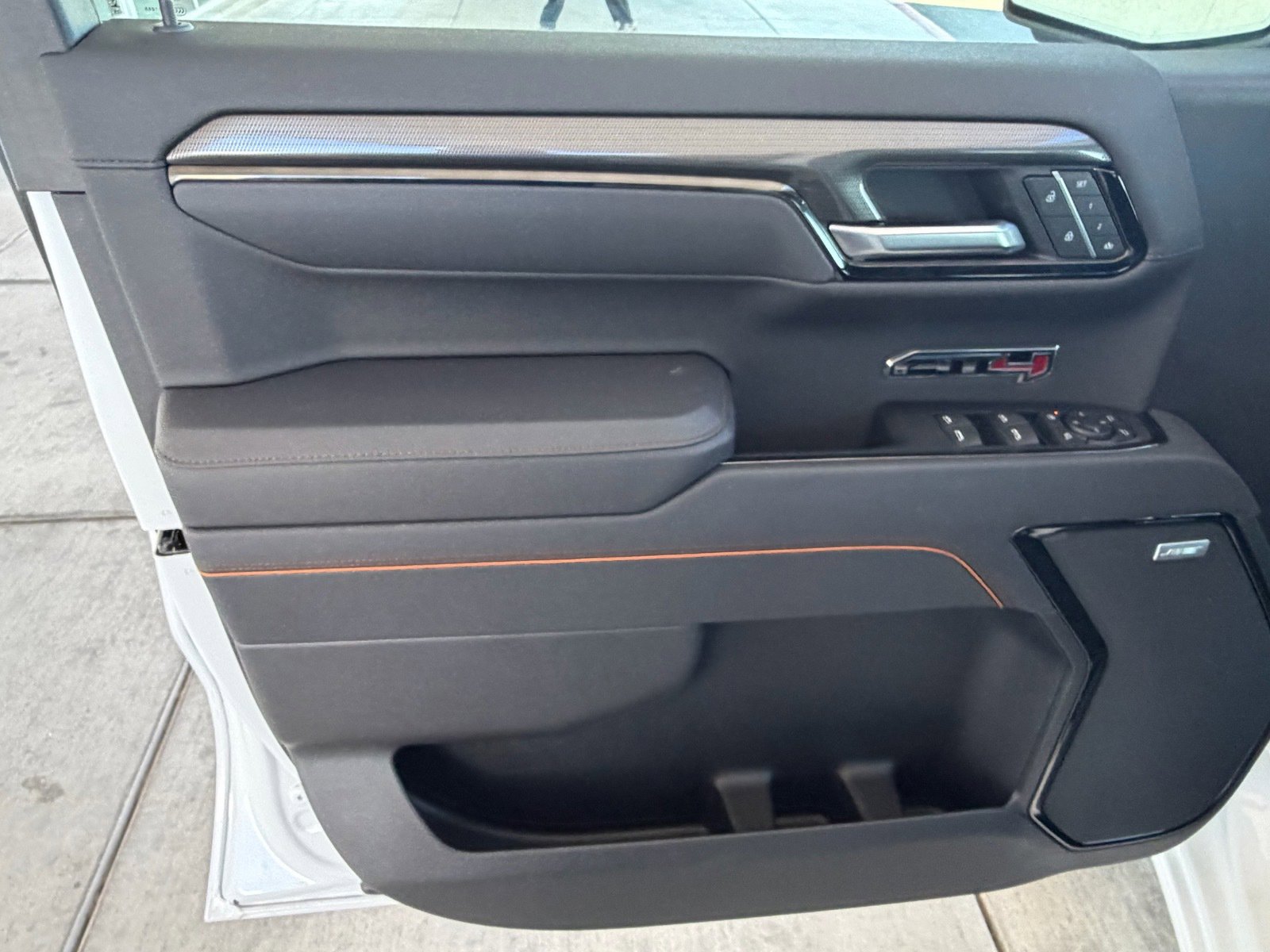 Used 2025 GMC Sierra 1500 AT4 image 18