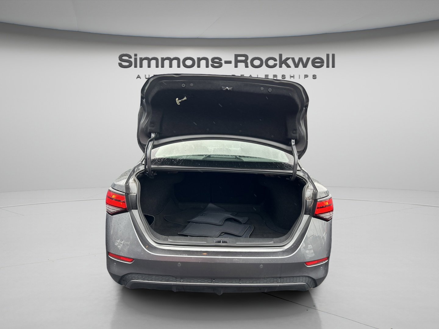 Used 2025 Nissan Sentra S image 8