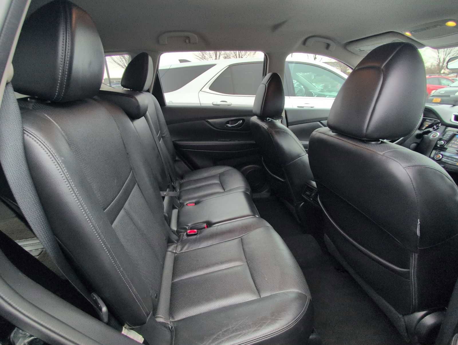 Used 2015 Nissan Rogue SL image 21