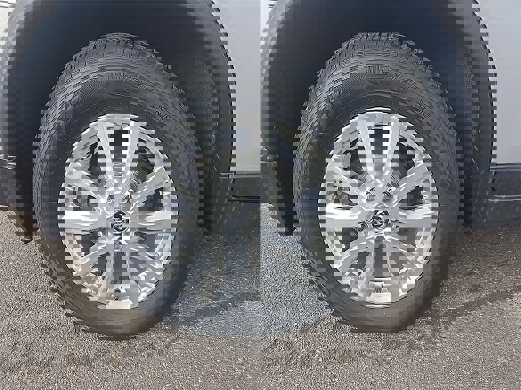 Used 2020 Nissan Rogue SV image 10