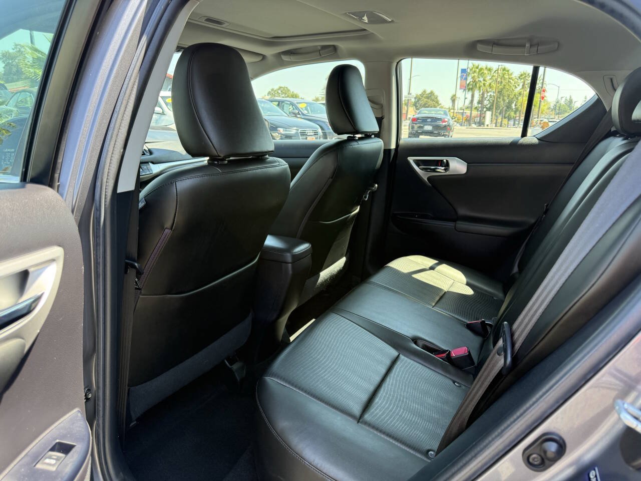 Used 2012 Lexus CT 200h Premium FWD image 11