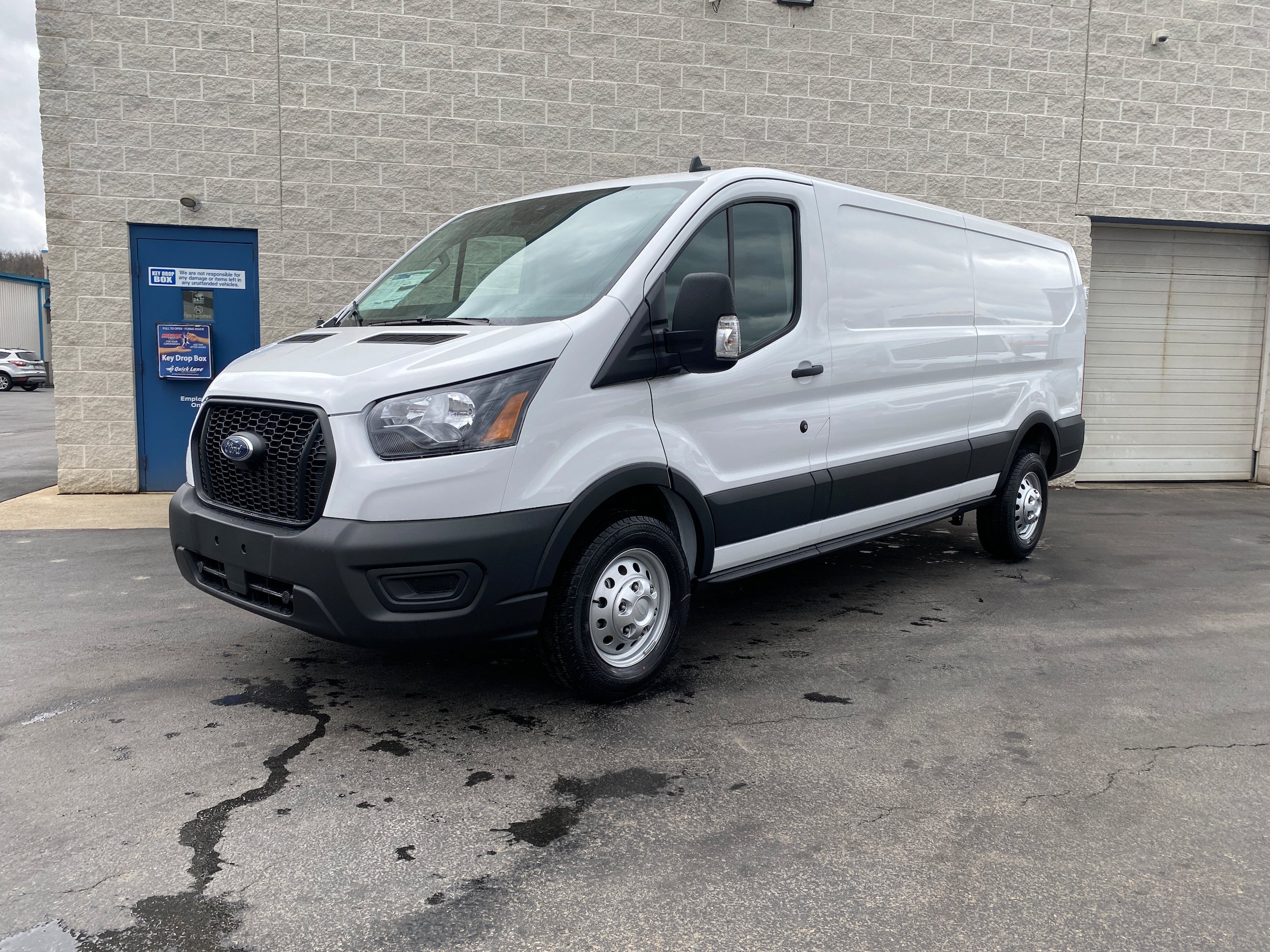 New 2025 Ford Transit 350 148 Low Roof RWD image 2