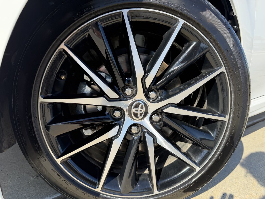 Used 2024 Toyota Camry SE FWD image 9