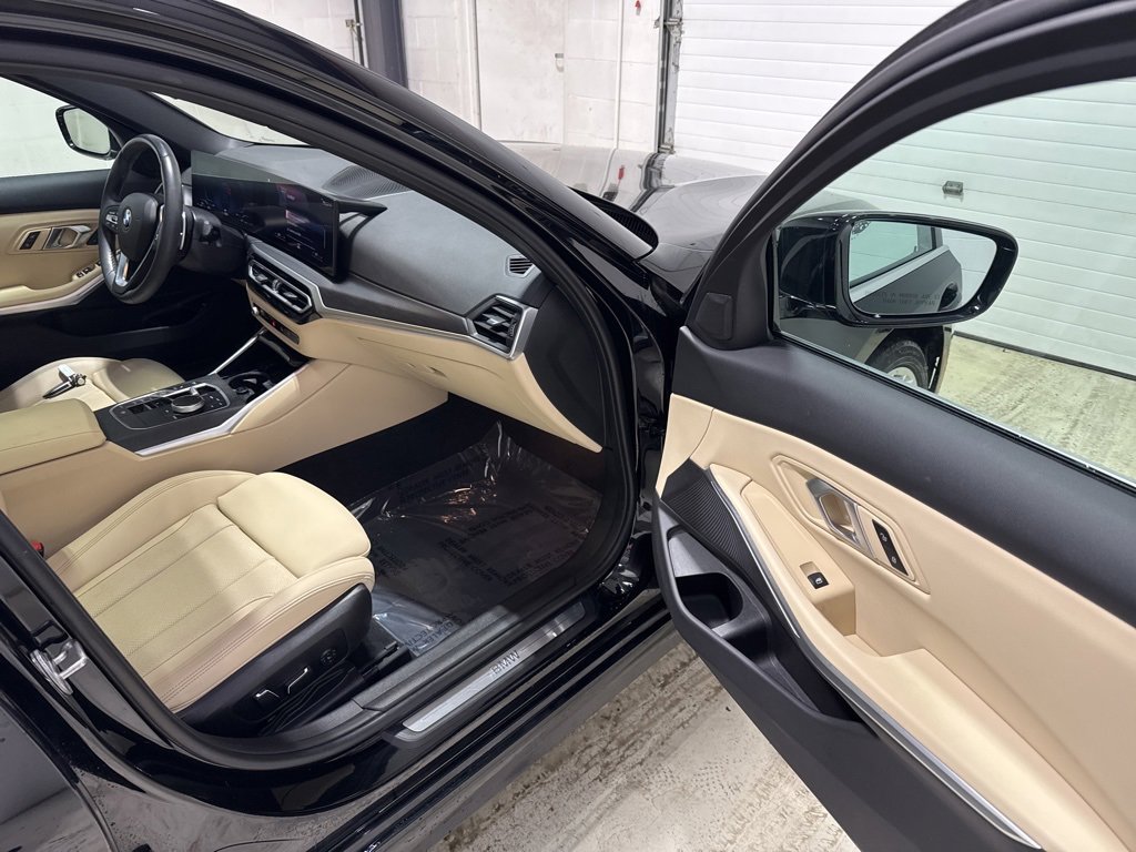 Used 2024 BMW 330i xDrive Sedan w/ Convenience Package image 40