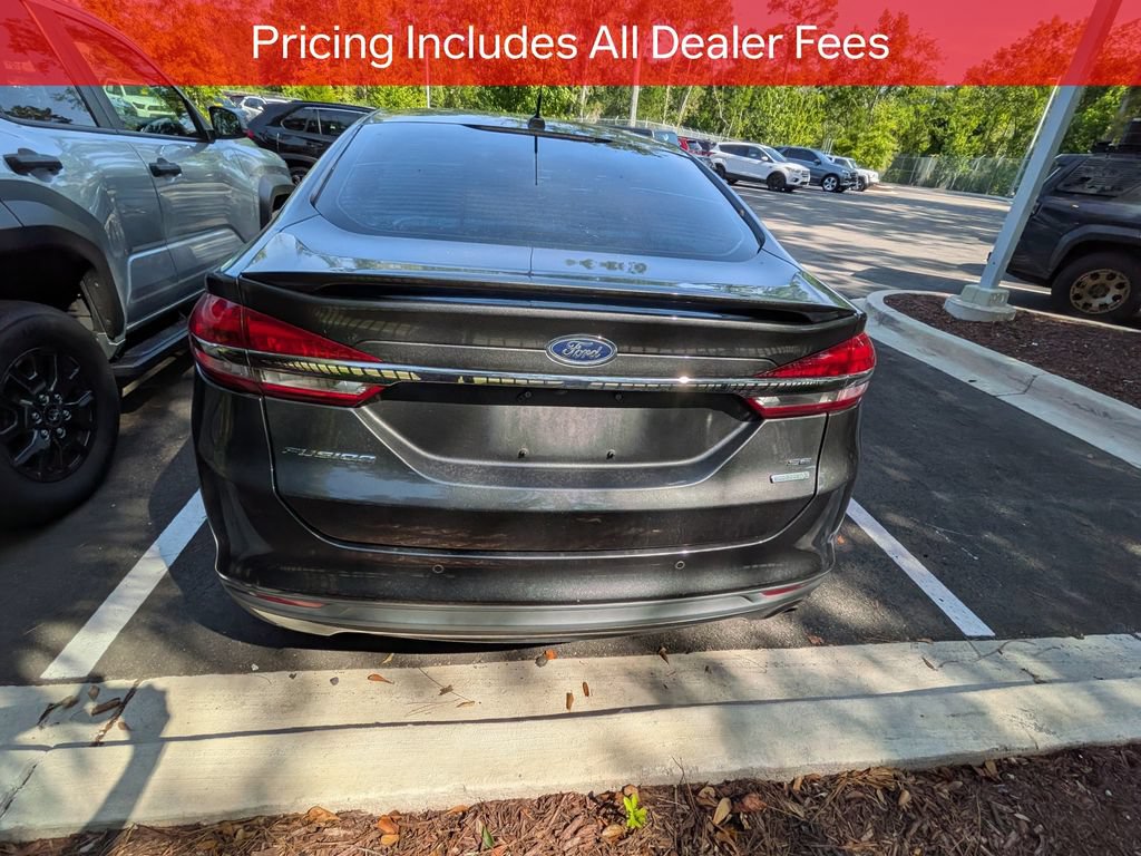 Used 2018 Ford Fusion SE w/ Equipment Group 201A FWD image 5