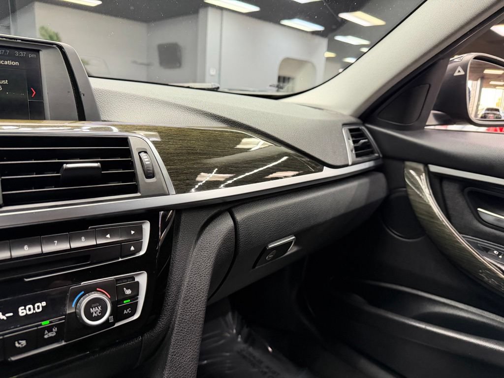 Used 2018 BMW 320i Sedan RWD image 27