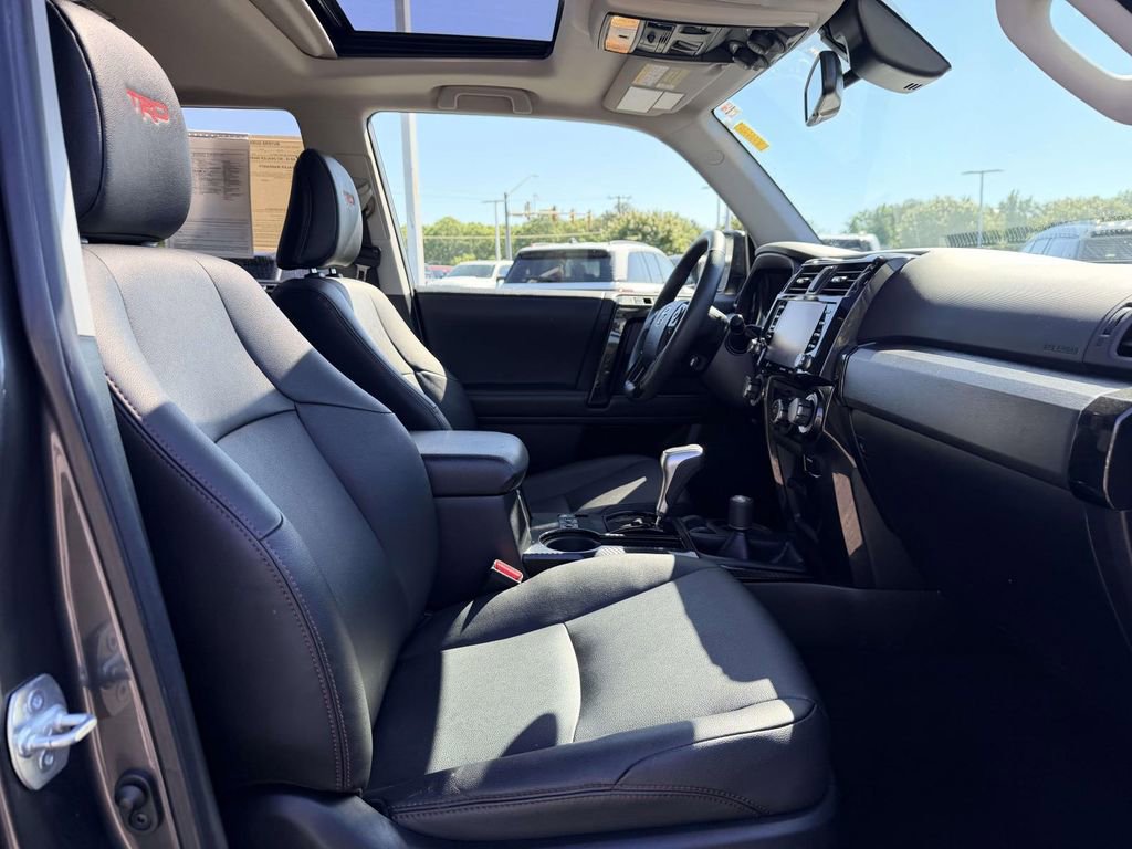 Used 2020 Toyota 4Runner TRD Off-Road Premium w/ Moonroof Package AWD/4WD image 20