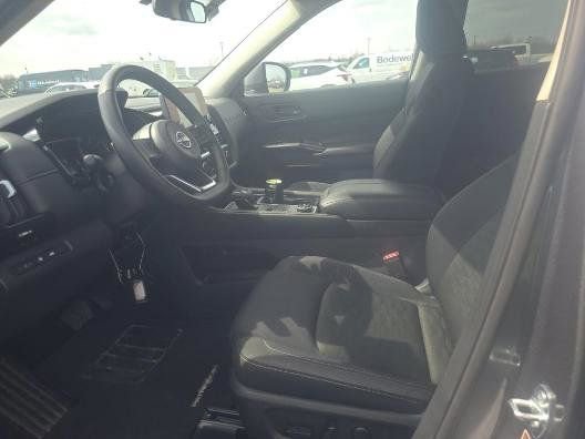 Certified 2025 Nissan Pathfinder SV video 2