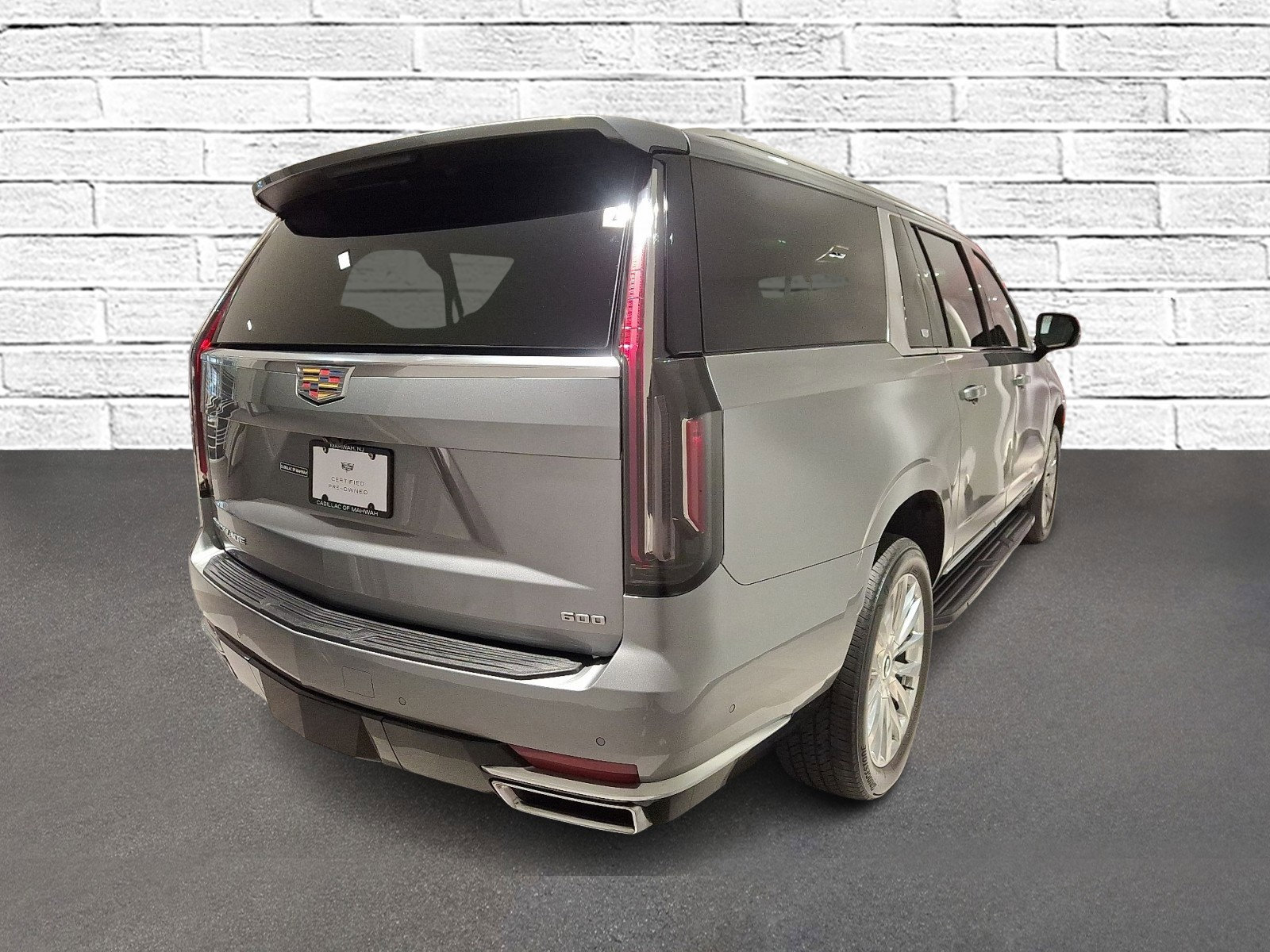 Certified 2023 Cadillac Escalade ESV Premium Luxury image 5