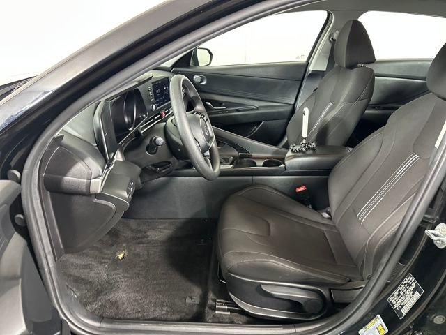 Used 2022 Hyundai Elantra Blue image 11