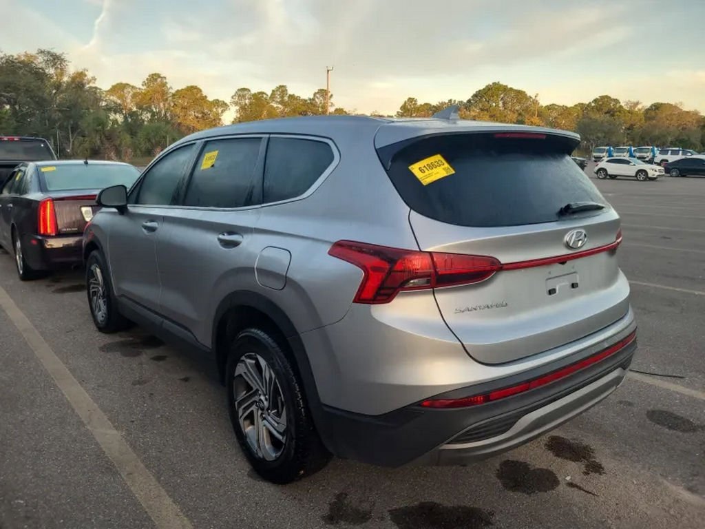 Used 2023 Hyundai Santa Fe SE image 3
