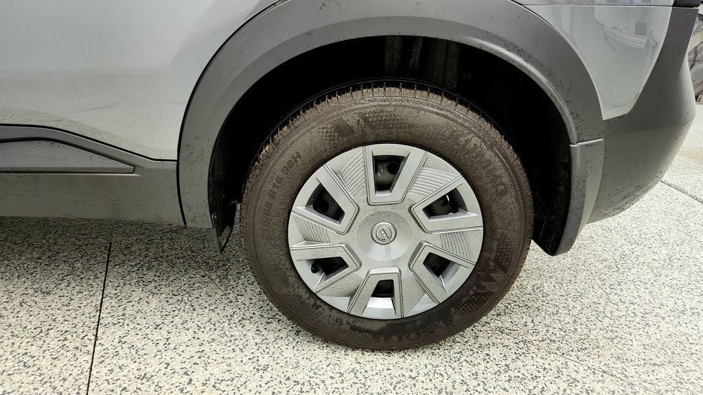 Used 2025 Nissan Kicks S FWD image 9