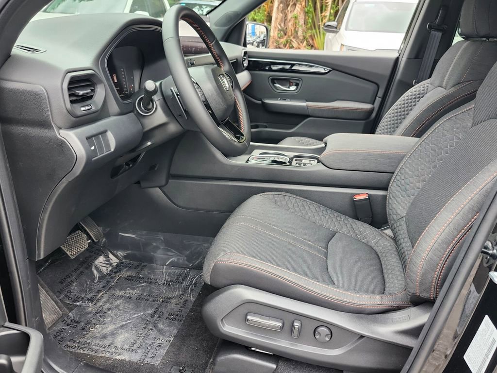 New 2026 Honda Pilot Sport image 9