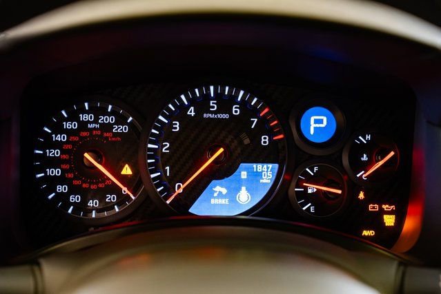 Used 2020 Nissan GT-R Premium w/ Premium Interior Package image 13