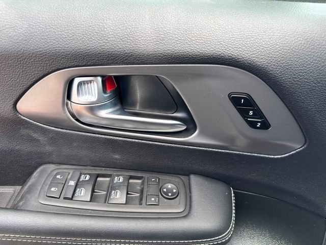 Used 2025 Chrysler Pacifica Select FWD image 34