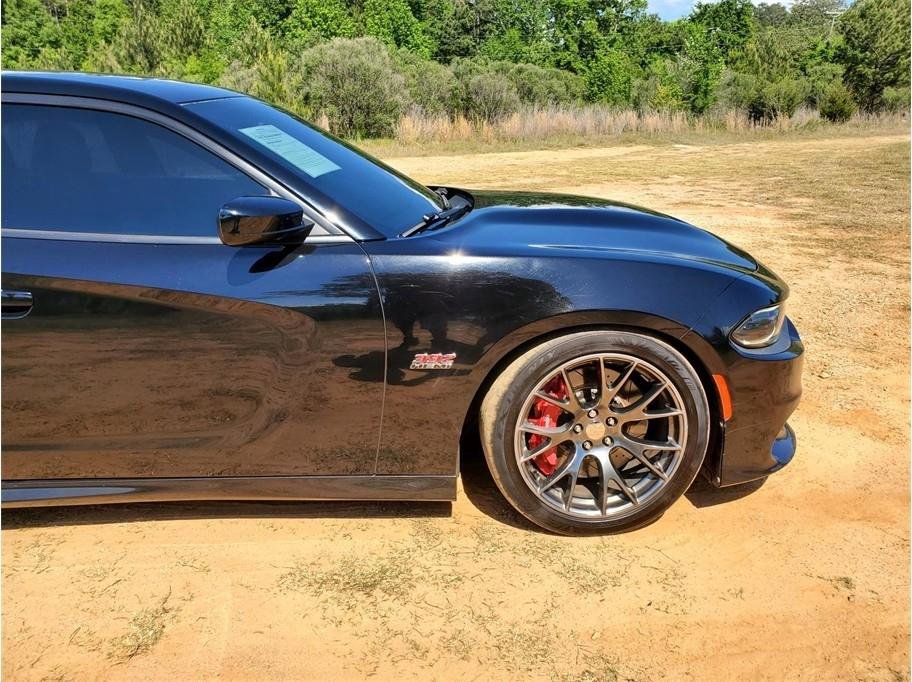 Used 2016 Dodge Charger SRT w/ Harman/Kardon Audio Group RWD image 13