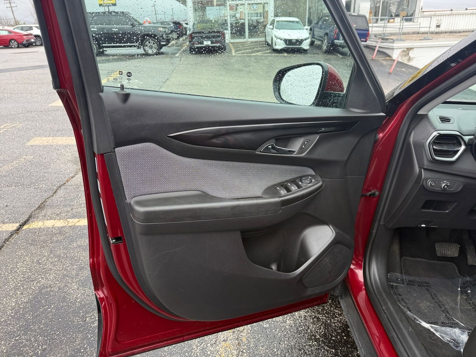 Used 2025 Chevrolet TrailBlazer LT w/ Driver Confidence Package image 18