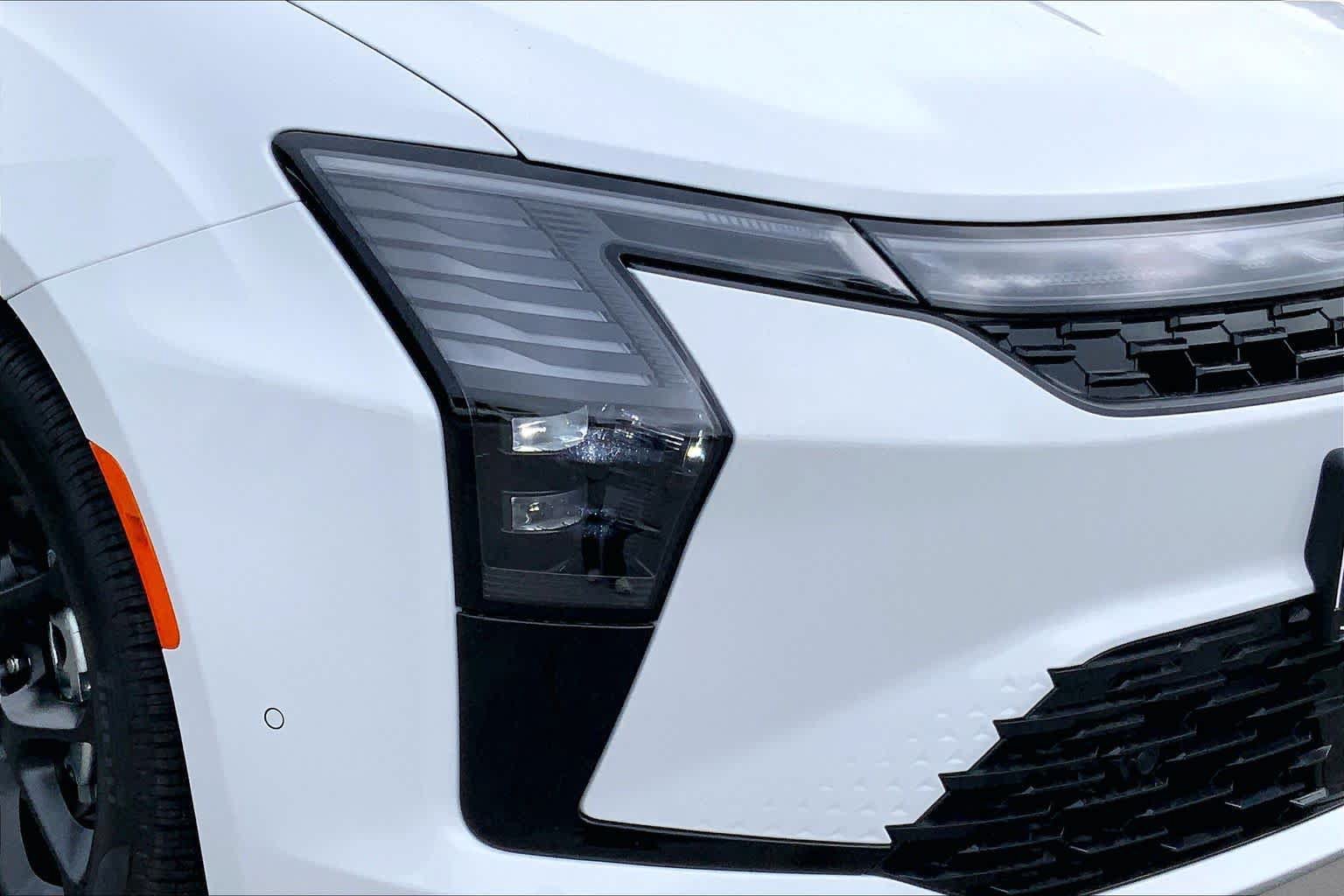 New 2027 Chrysler Pacifica Limited FWD image 10