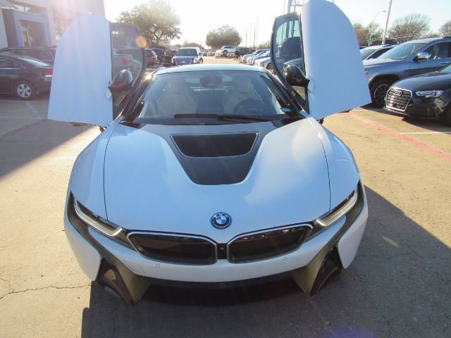 Used 2014 BMW i8 image 2