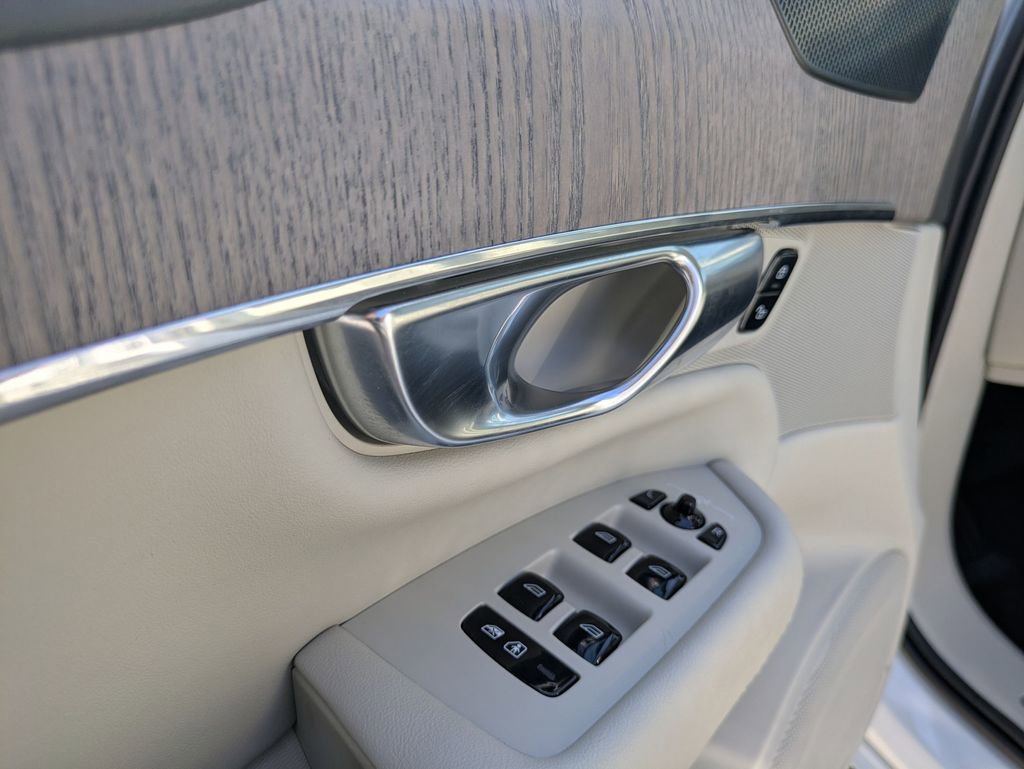Used 2022 Volvo XC90 T6 Inscription w/ Advanced Package image 12