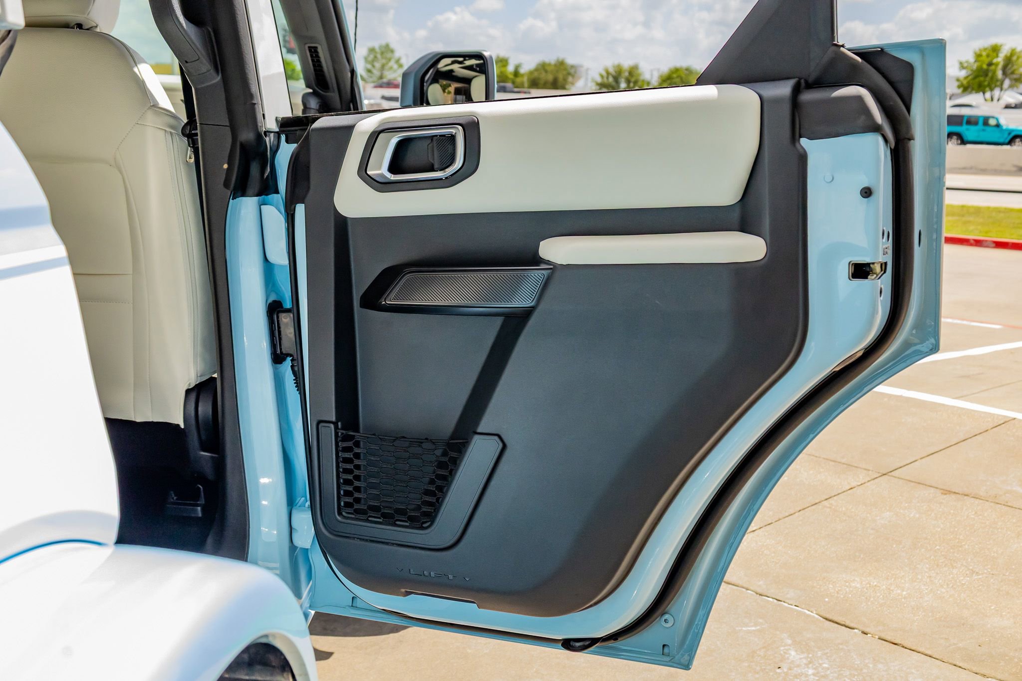 Used 2025 Ford Bronco Heritage Edition image 38