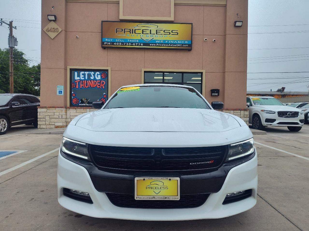 Used 2017 Dodge Charger SXT w/ Blacktop Package RWD image 9