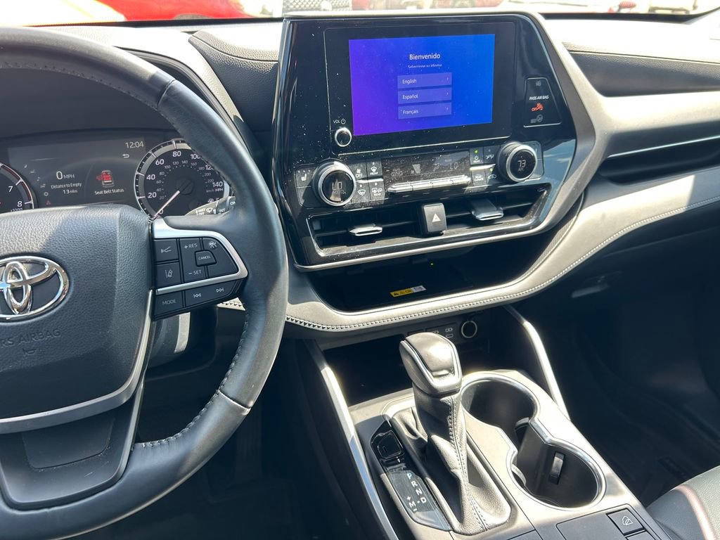 Used 2023 Toyota Highlander XLE image 20