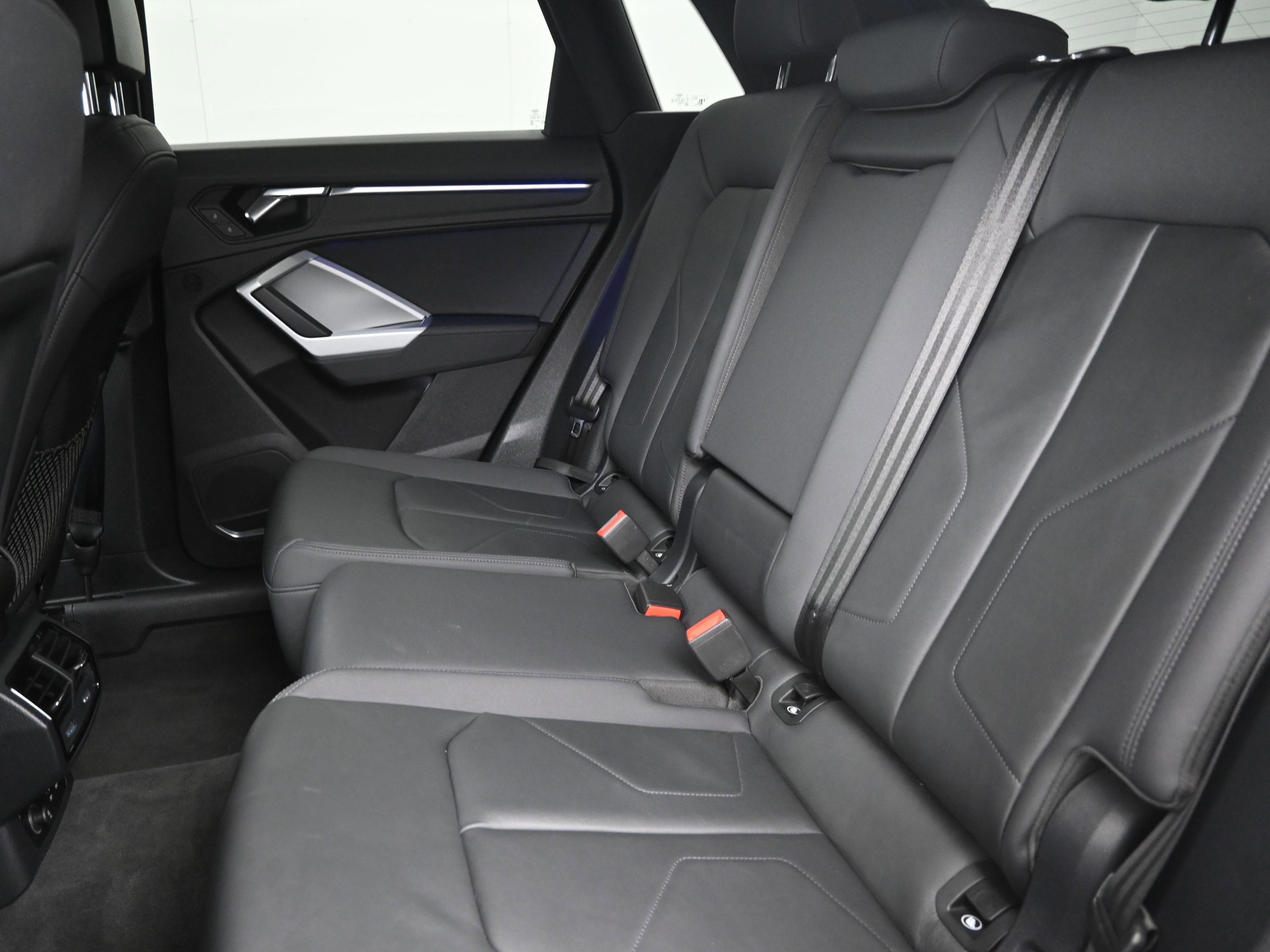 Used 2021 Audi Q3 2.0T Premium Plus w/ Premium Plus Package image 23
