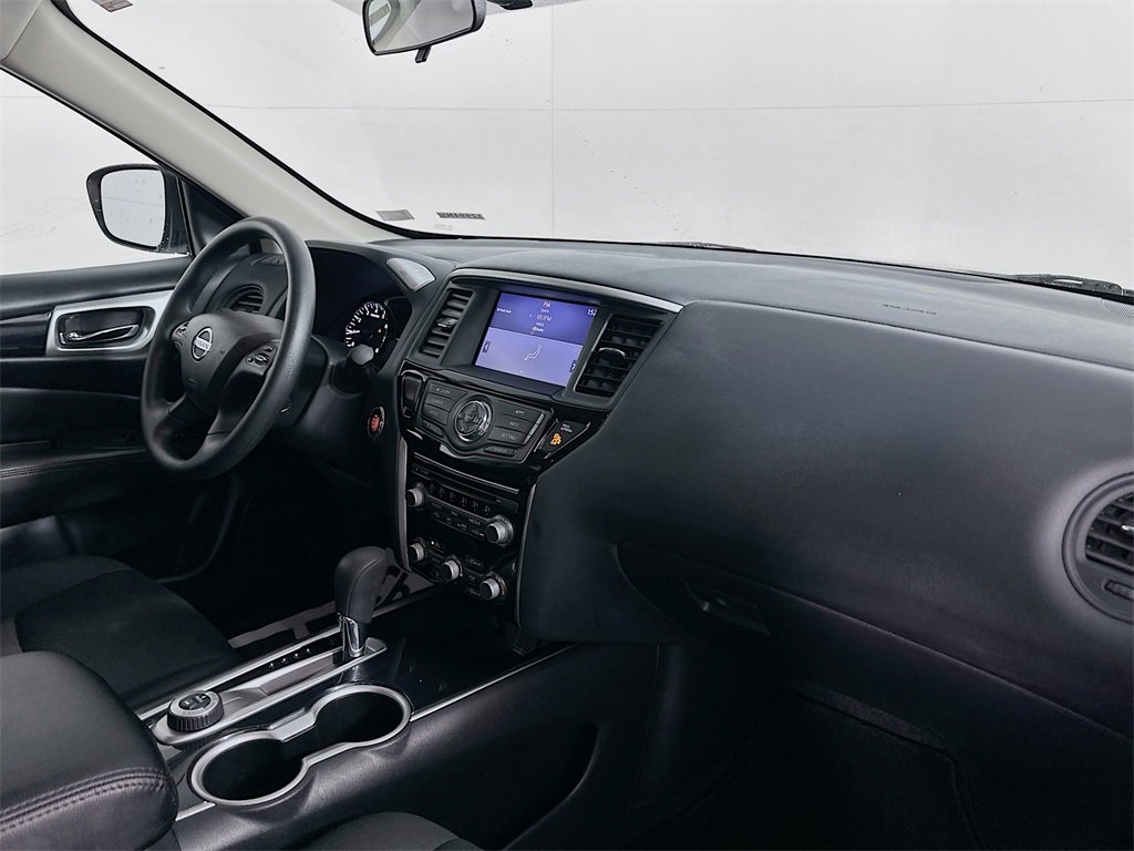 Used 2020 Nissan Pathfinder S image 29