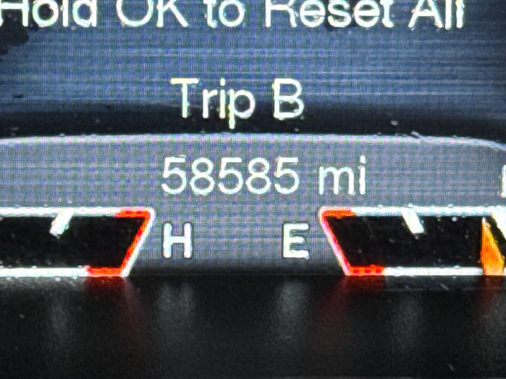 Used 2017 Jeep Cherokee Limited w/ Luxury Group FWD image 19