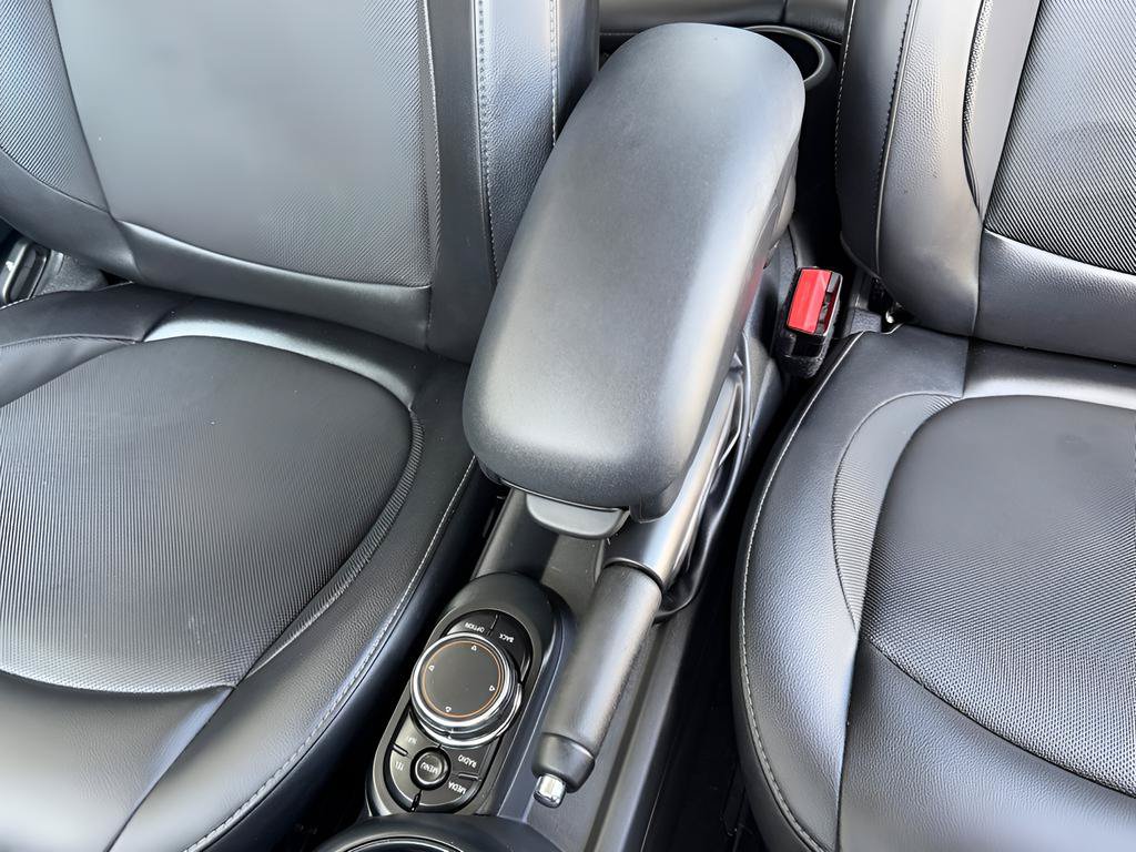 Used 2018 MINI Cooper 2-Door Hardtop FWD image 36