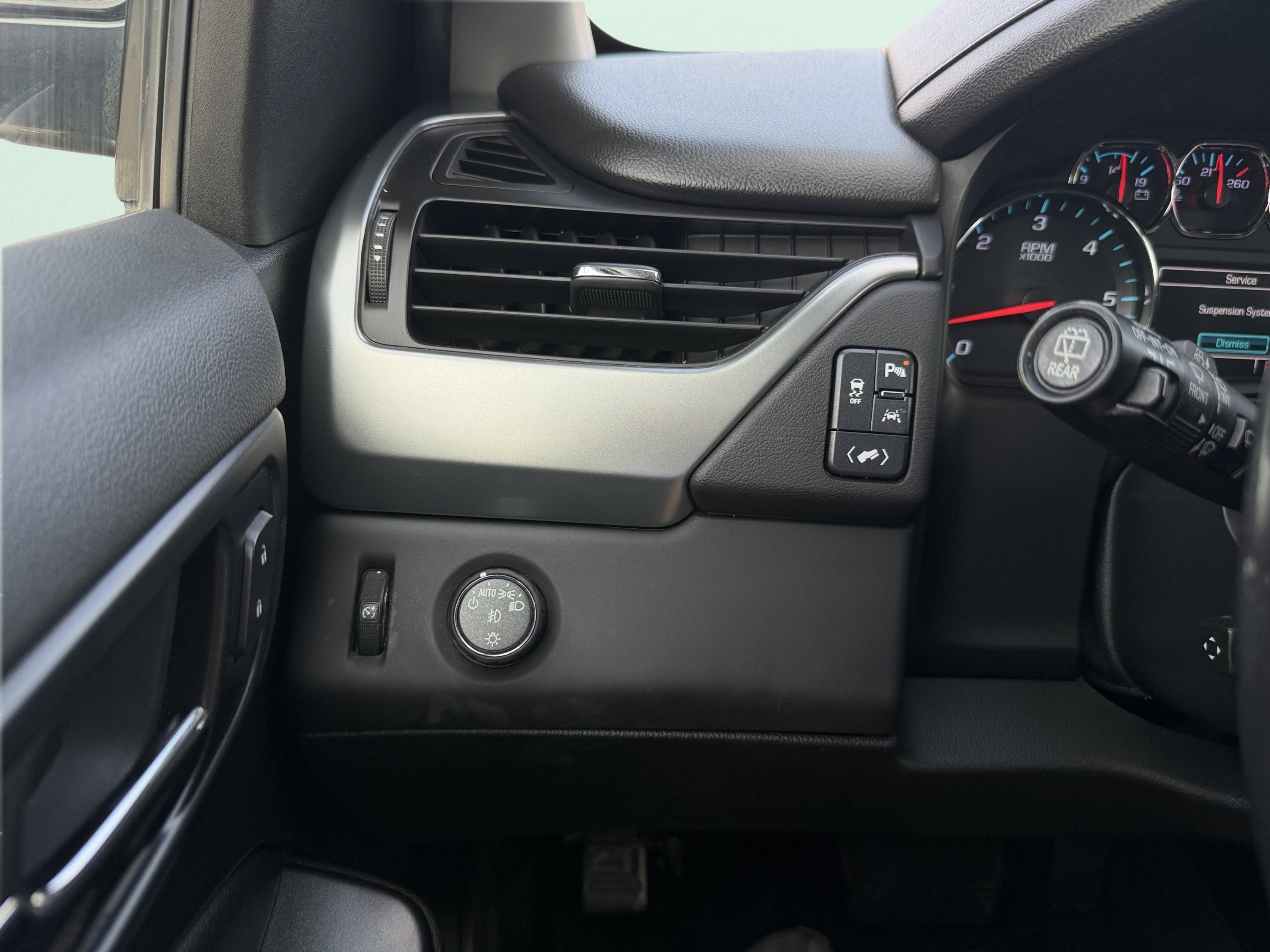 Used 2020 Chevrolet Suburban Premier image 50