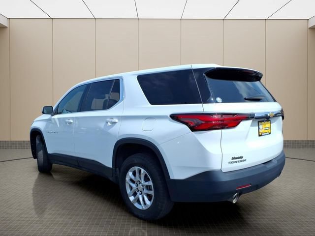 Used 2023 Chevrolet Traverse LS w/ Safety Package FWD image 9