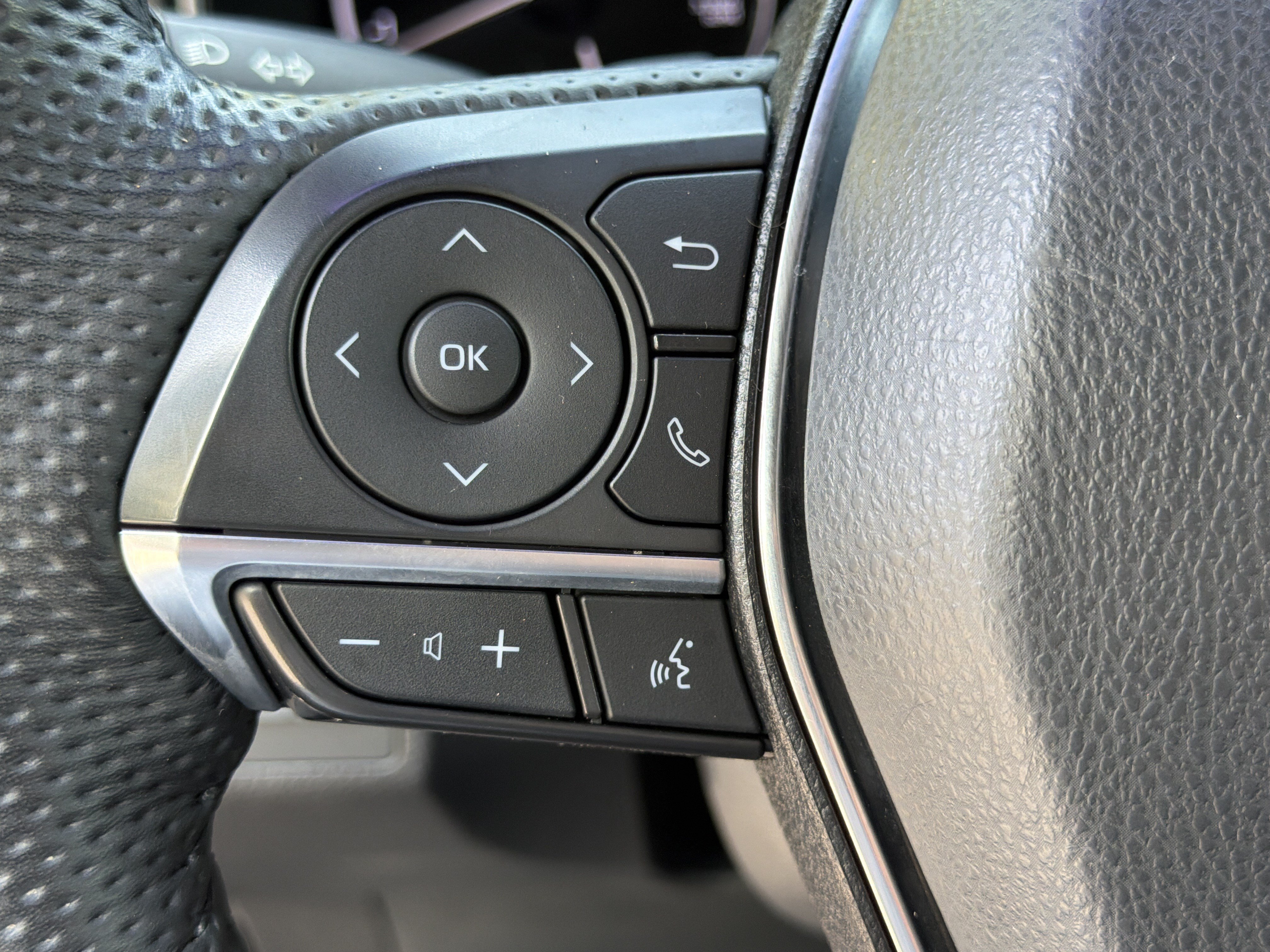 Used 2022 Toyota Avalon Touring w/ Advanced Safety Package FWD image 24