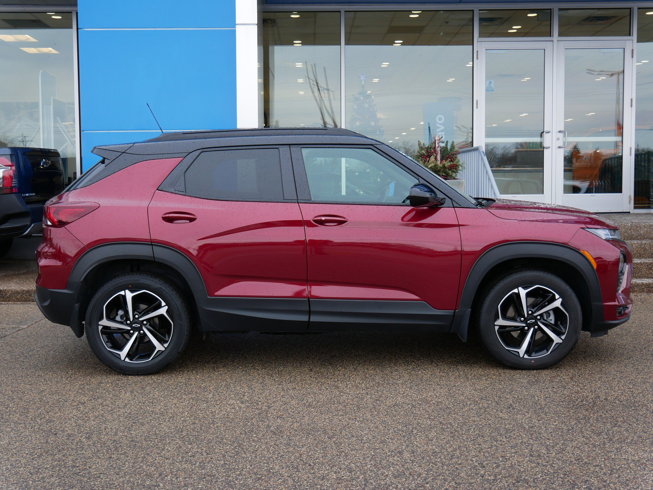 Used 2022 Chevrolet TrailBlazer RS image 2