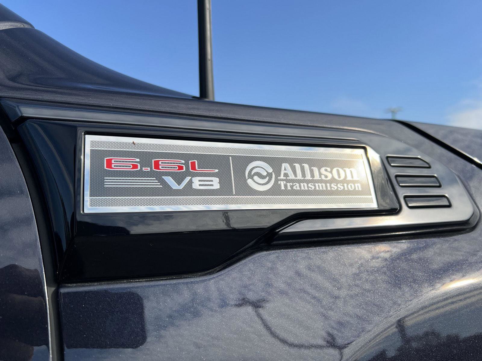 Used 2024 GMC Sierra 2500 AT4 w/ AT4 Preferred Package image 3