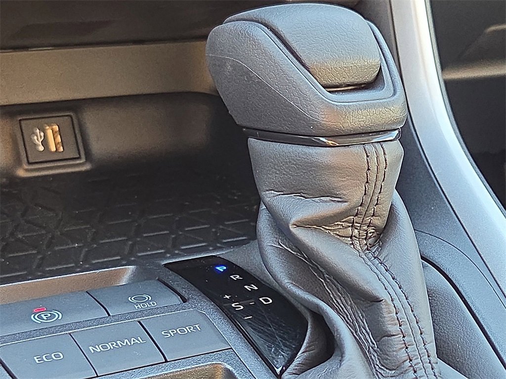 Certified 2025 Toyota RAV4 XLE image 26