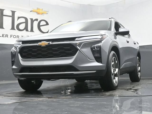 Used 2025 Chevrolet Trax LT FWD image 60
