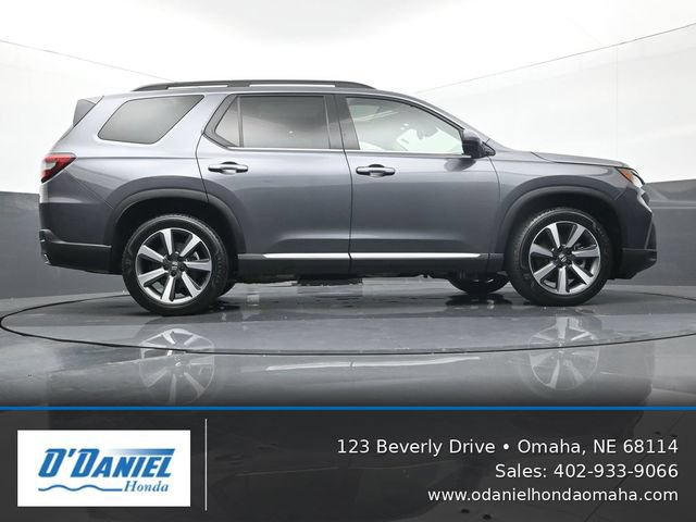 Used 2024 Honda Pilot Touring image 13