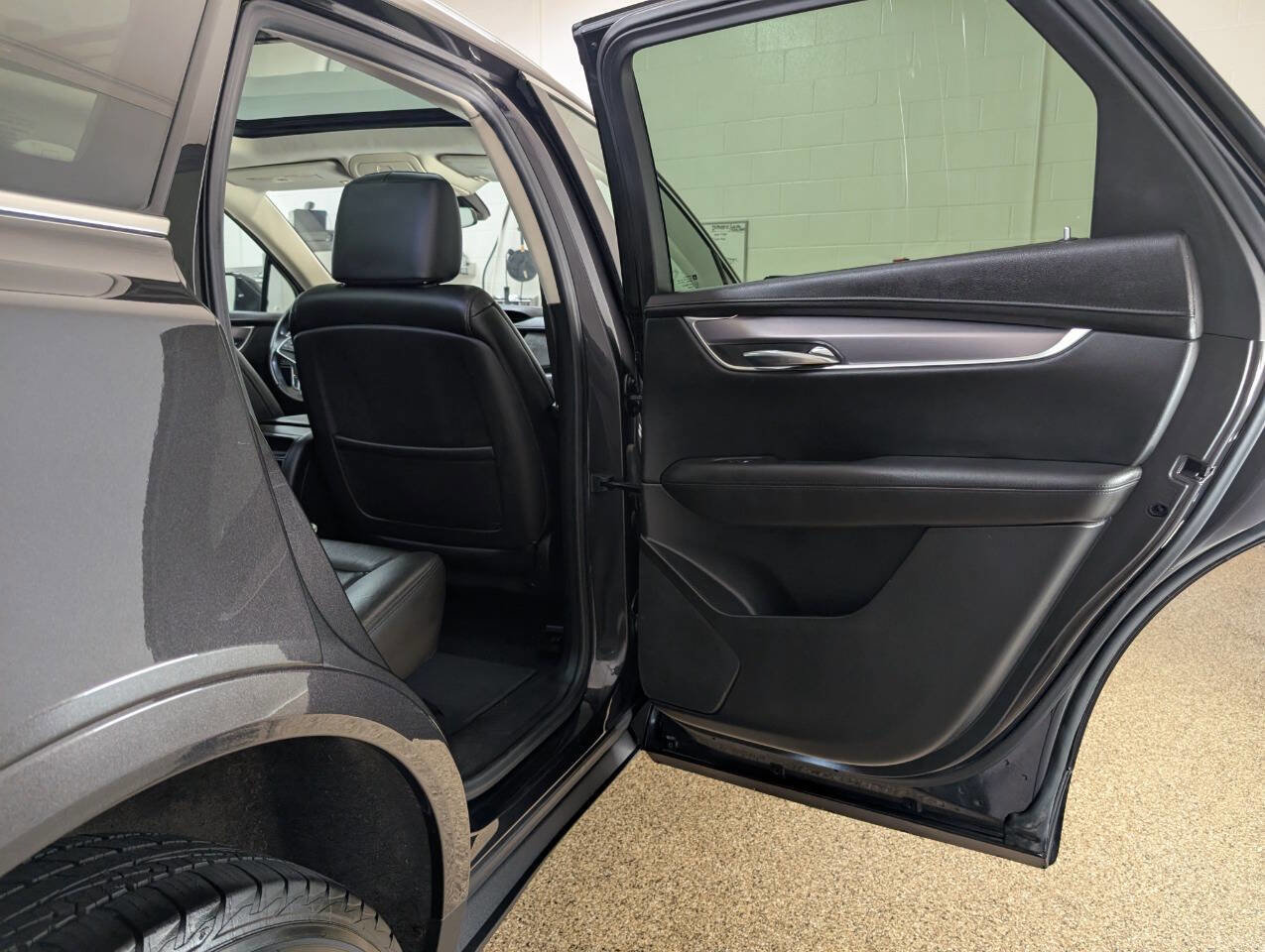 Used 2018 Cadillac XT5 Luxury AWD/4WD image 19