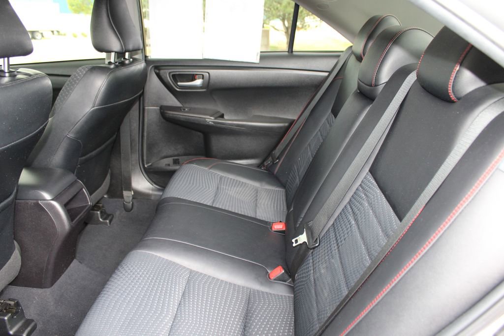Used 2015 Toyota Camry SE FWD image 46
