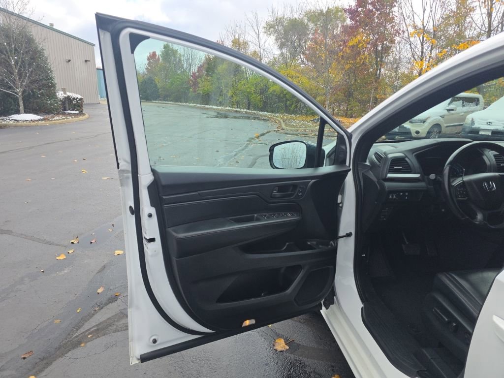 Used 2023 Honda Odyssey Sport image 13