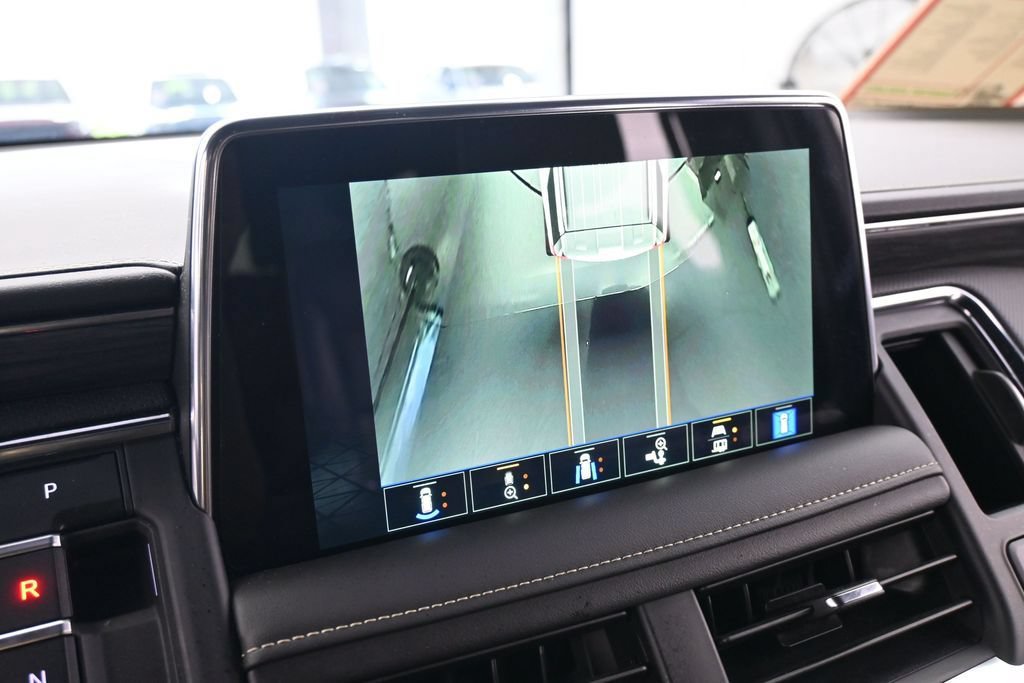 Used 2024 GMC Yukon XL SLT w/ SLT Luxury Package RWD image 21