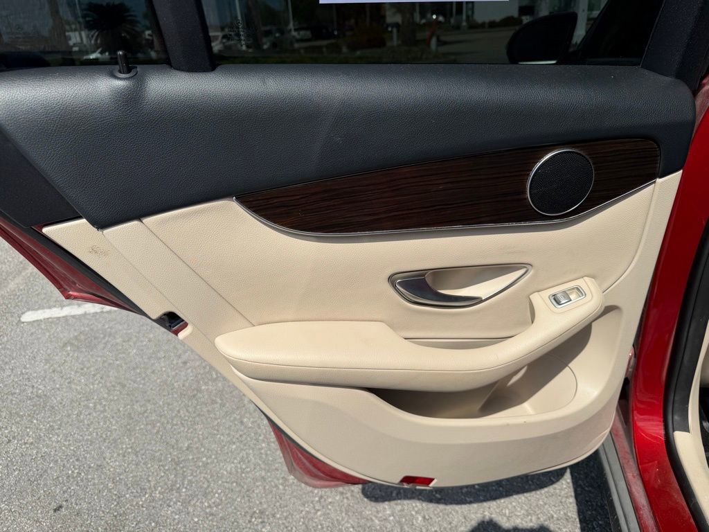 Used 2019 Mercedes-Benz GLC 300 image 11