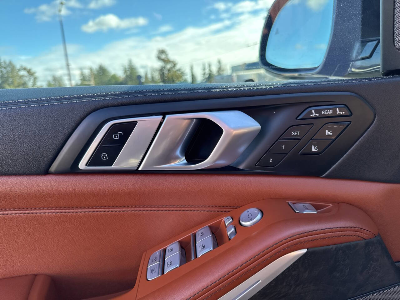 Used 2024 BMW X7 M60i w/ Executive Package image 44