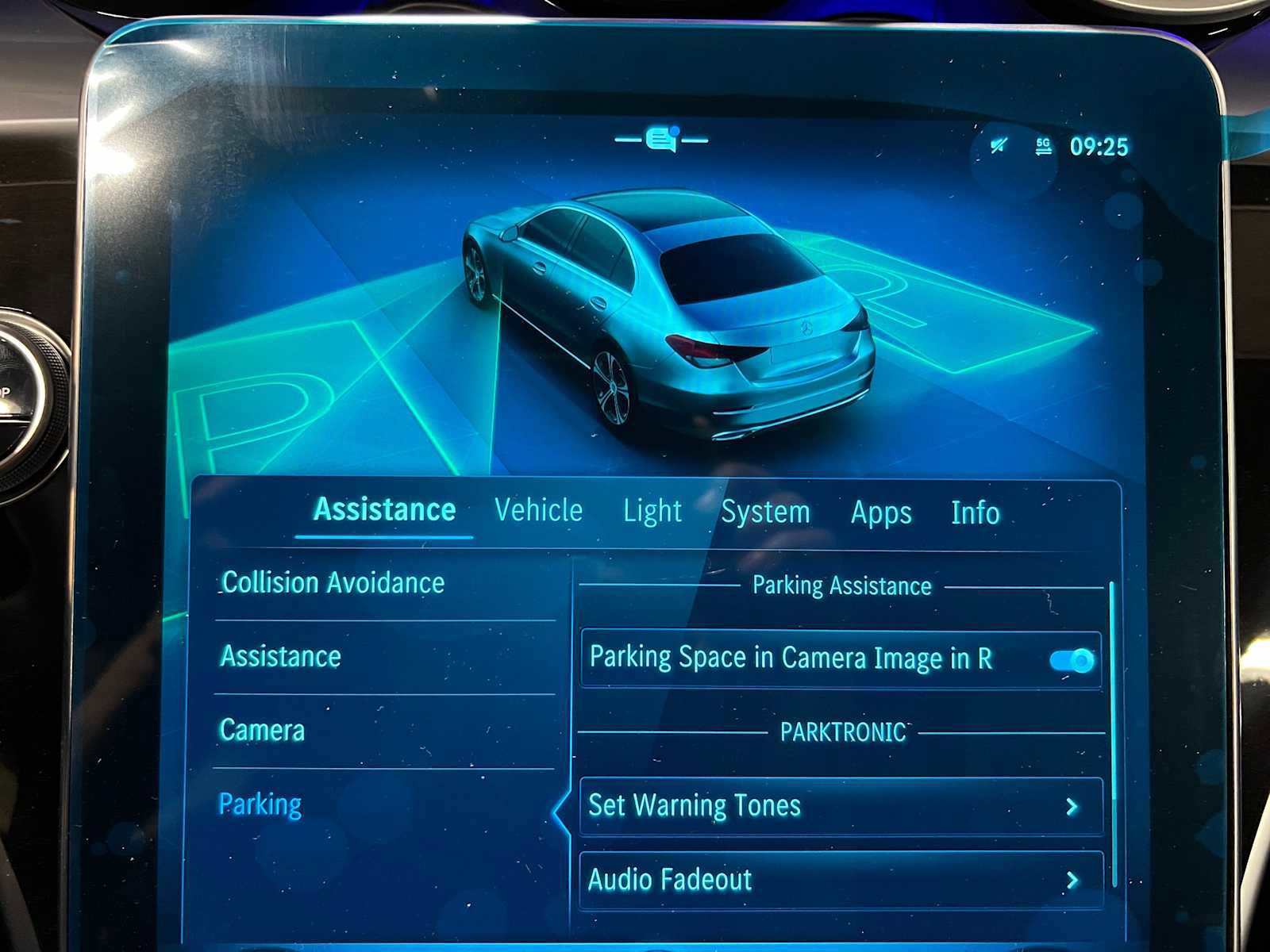 Used 2025 Mercedes-Benz C 300 4MATIC Sedan image 33