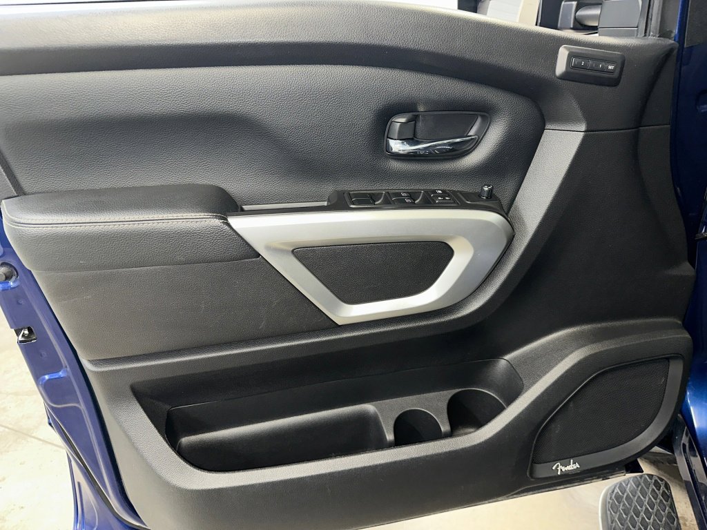 Used 2021 Nissan Titan SL w/ Moonroof Package image 5